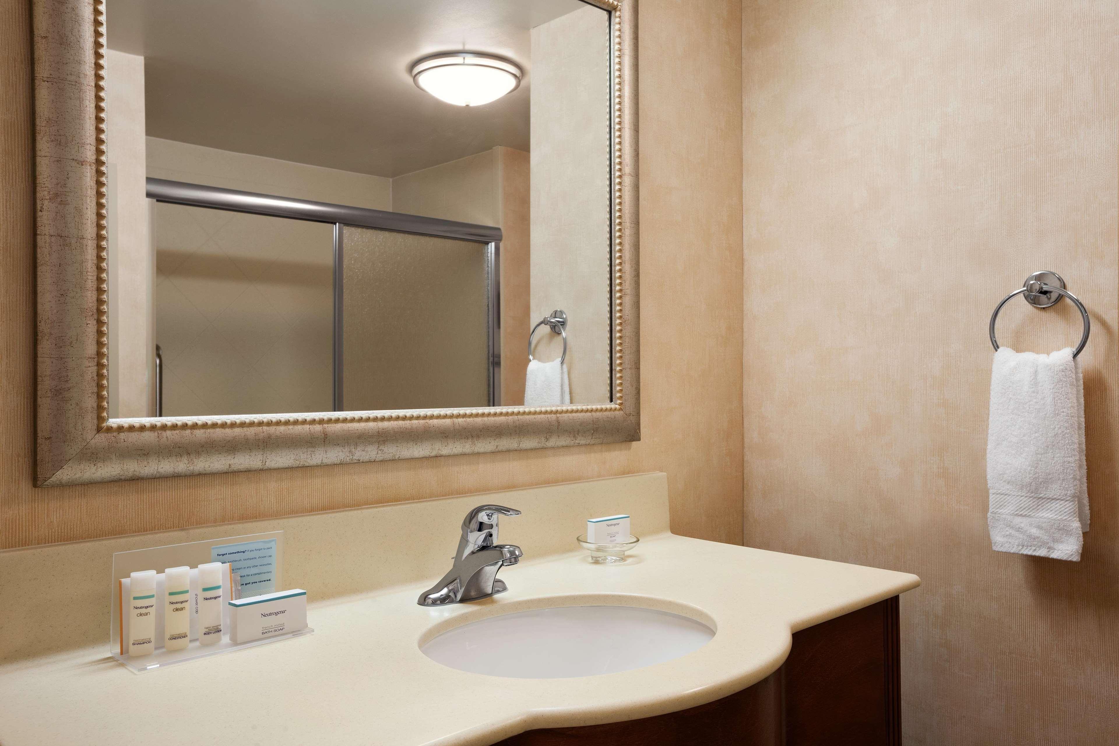 Hampton Inn Geneva Buitenkant foto