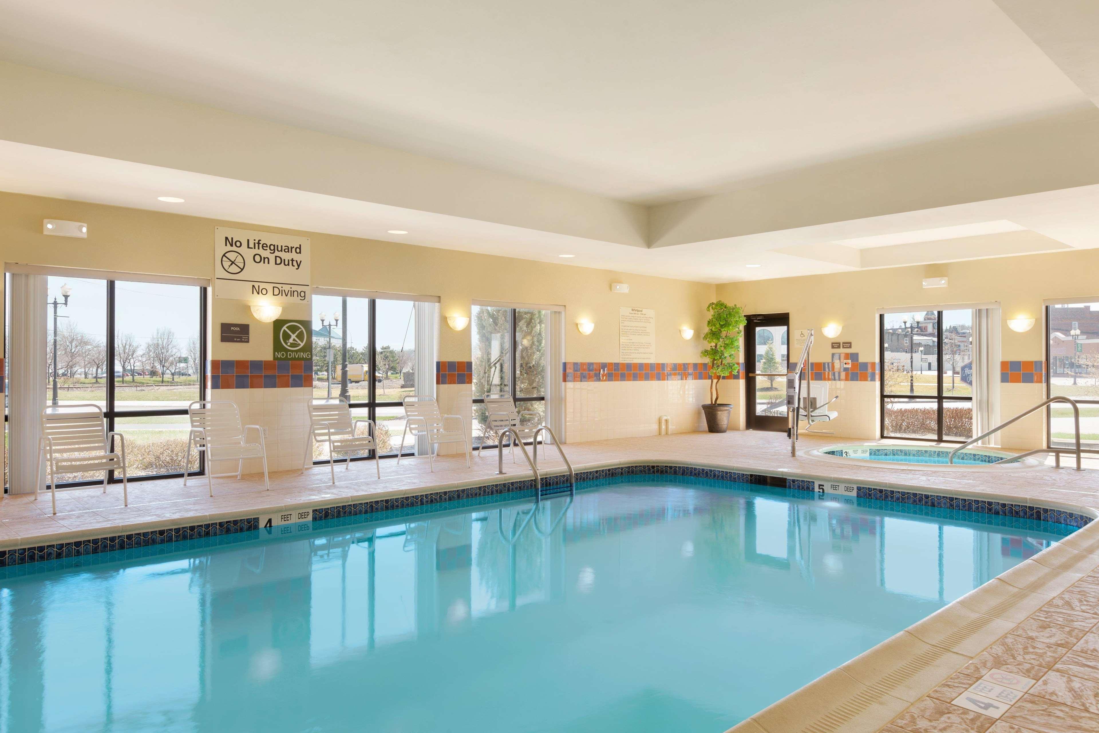 Hampton Inn Geneva Buitenkant foto