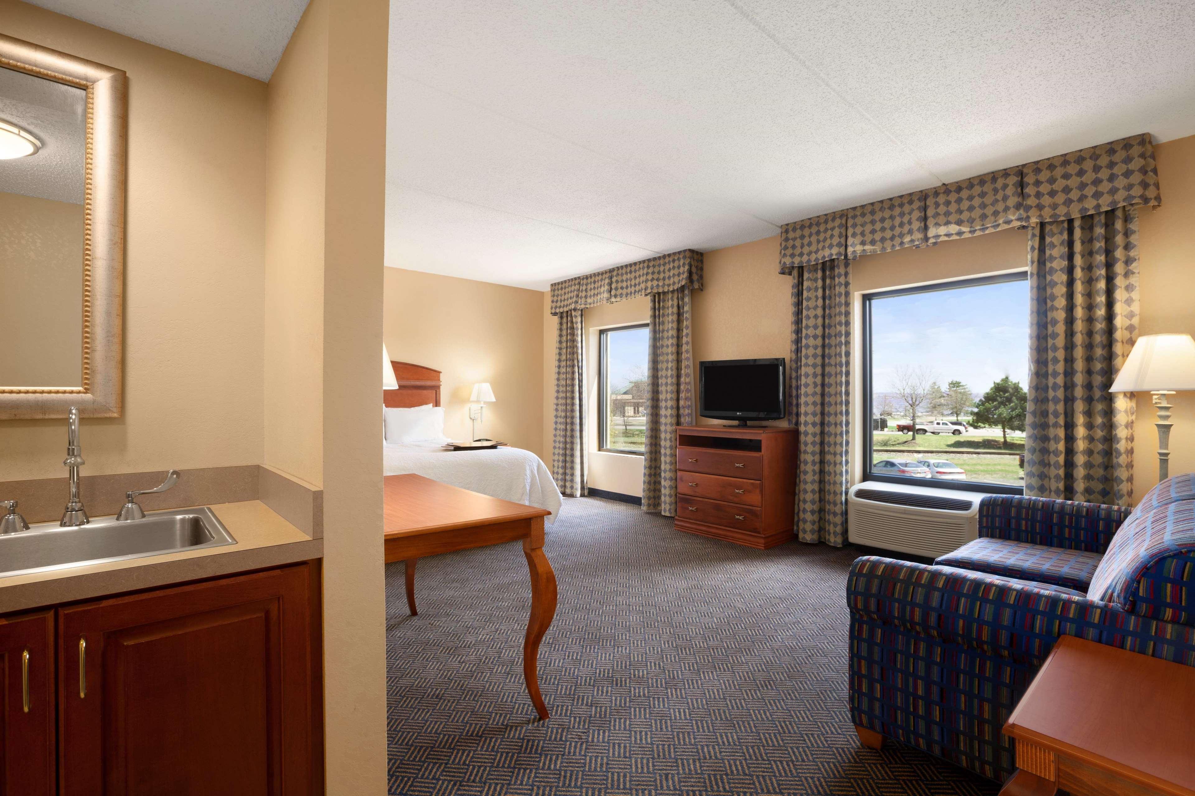 Hampton Inn Geneva Buitenkant foto