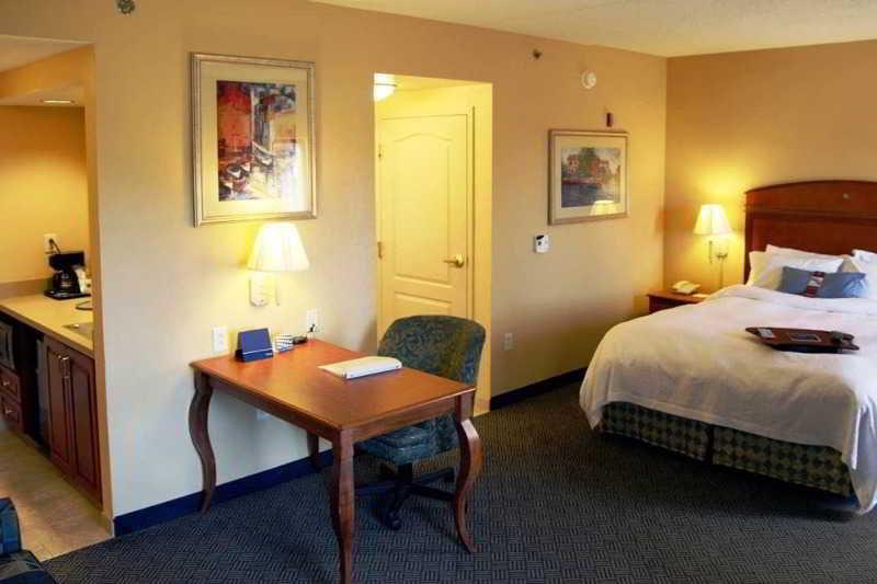 Hampton Inn Geneva Buitenkant foto