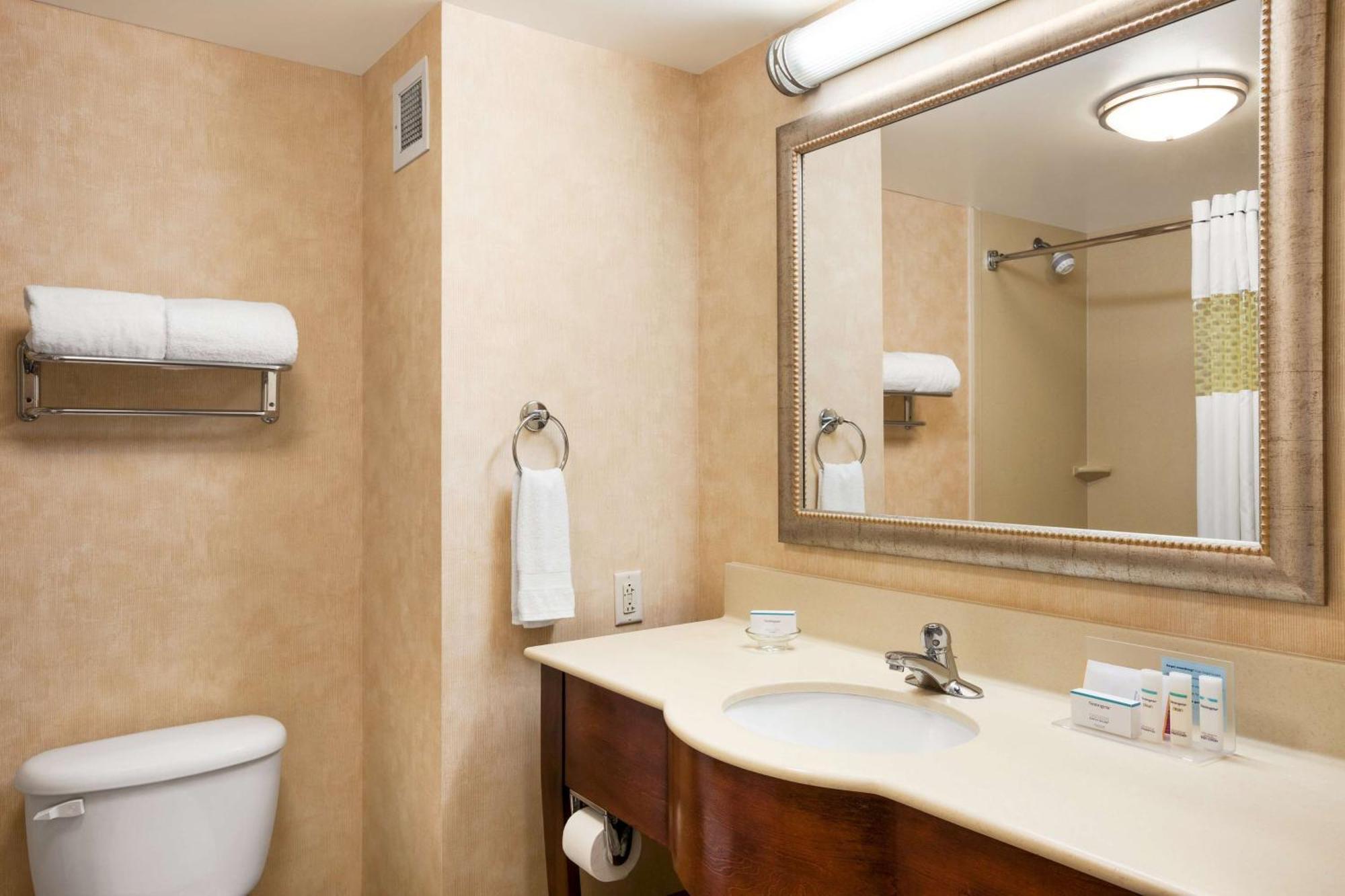 Hampton Inn Geneva Buitenkant foto