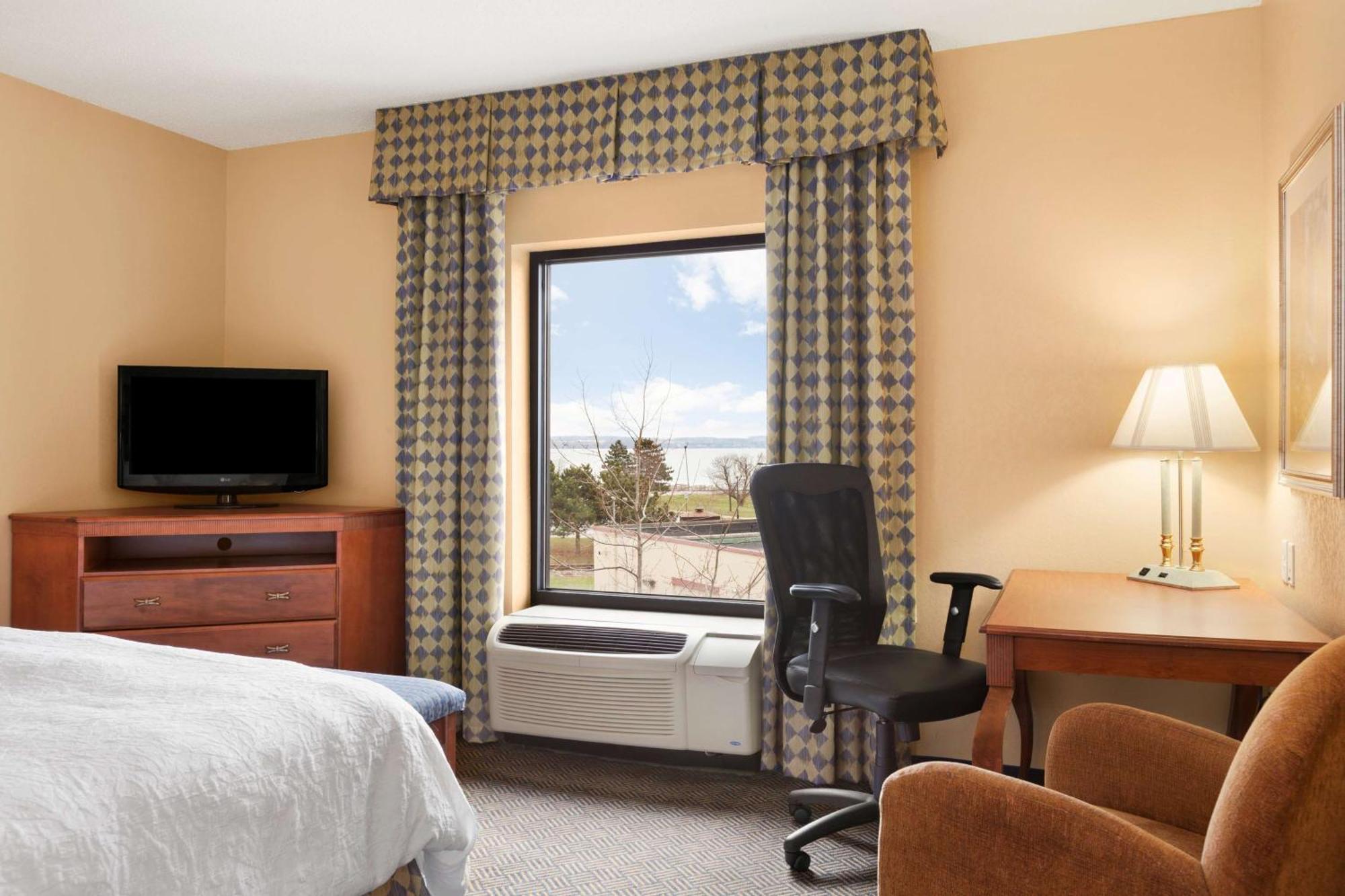 Hampton Inn Geneva Buitenkant foto