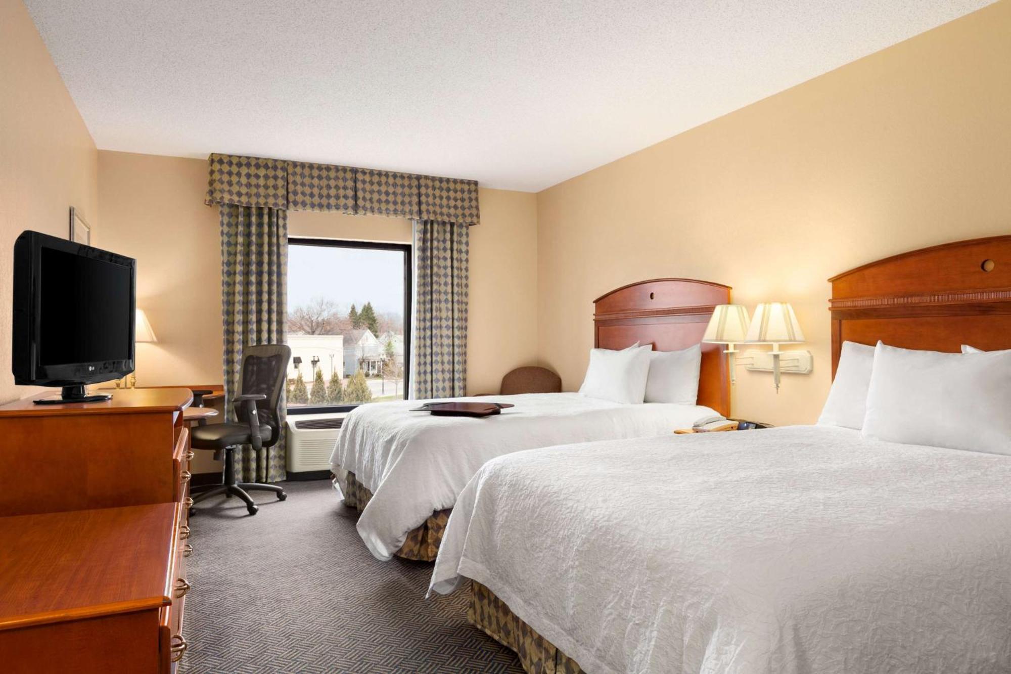 Hampton Inn Geneva Buitenkant foto